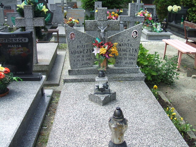 Józef Adamczyk 1916 Świebodzice - Grobonet - Wyszukiwarka osób pochowanych